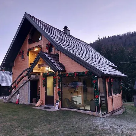 بيت ضيافة Brvnara Miris Bora 3*