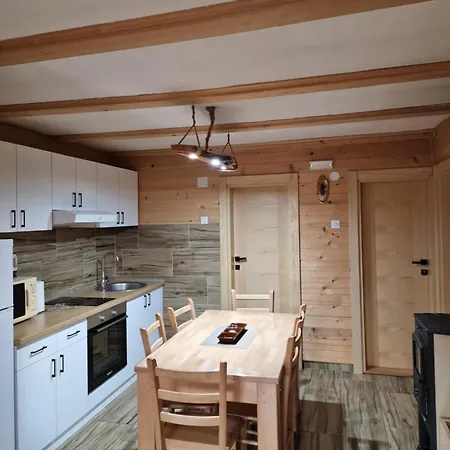 ゲストハウス Brvnara Miris Bora 3*