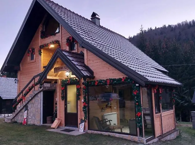 ゲストハウス Brvnara Miris Bora 3*