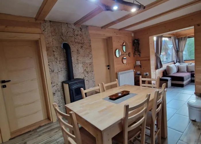 ゲストハウス Brvnara Miris Bora 3*